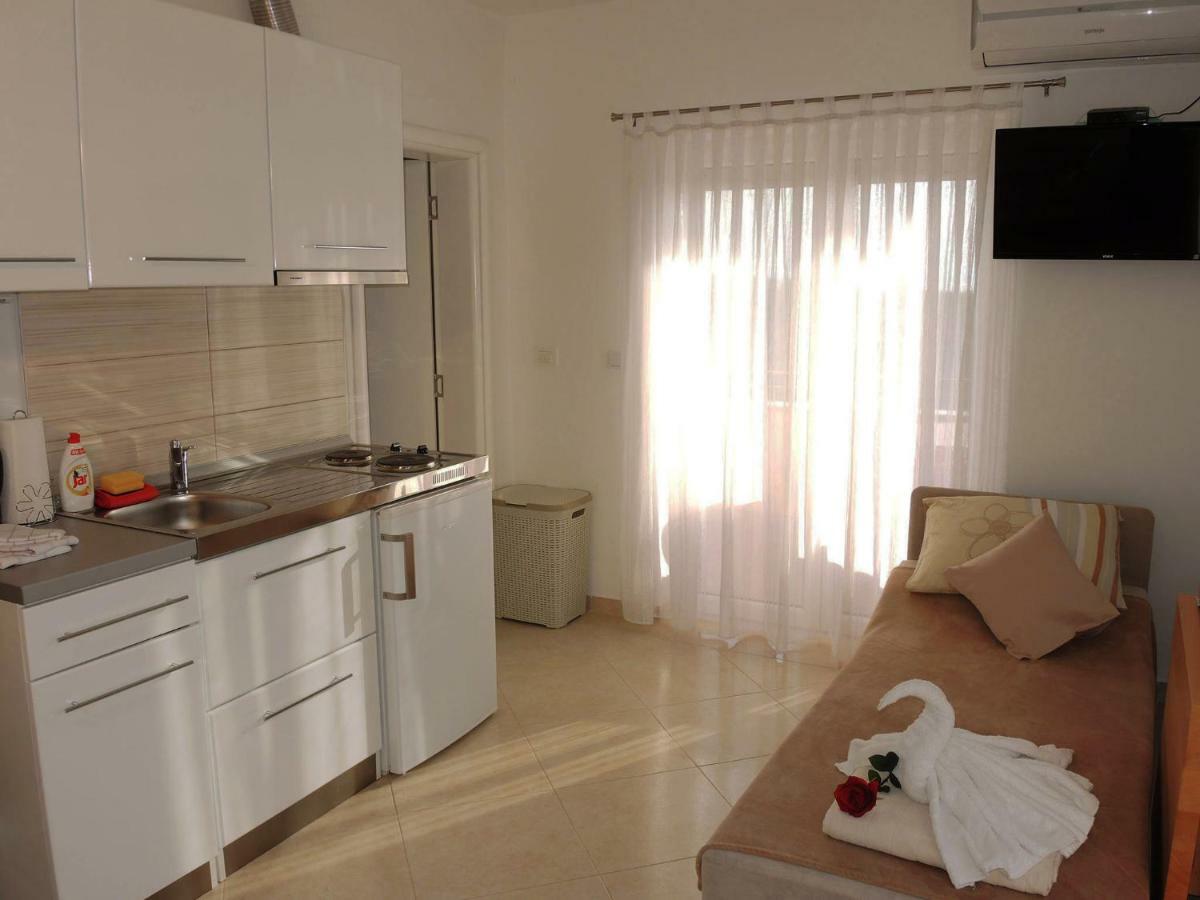 Iva Apartmani Tribalj المظهر الخارجي الصورة